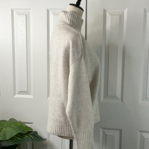 For The Republic Women’s Crew Sweater Wool Blend Size XS - Picture 9 of 12